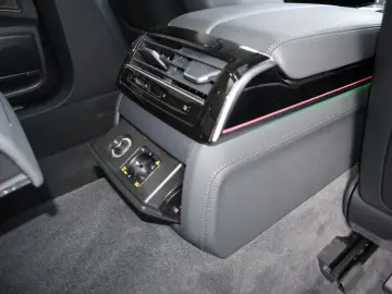 AUDI A8L 60 TFSIe lang DIG.MATRIX NACHT ALLRADLENKUNG