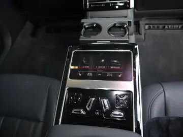 AUDI A8L 60 TFSIe lang DIG.MATRIX NACHT ALLRADLENKUNG