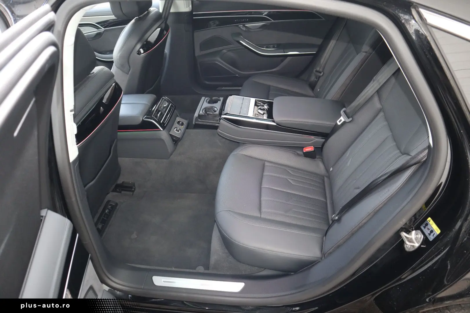 AUDI A8L 60 TFSIe lang DIG.MATRIX NACHT ALLRADLENKUNG