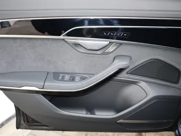 AUDI A8L 60 TFSIe lang DIG.MATRIX NACHT ALLRADLENKUNG