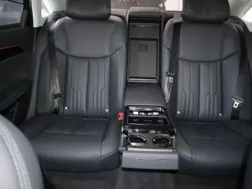 AUDI A8L 60 TFSIe lang DIG.MATRIX NACHT ALLRADLENKUNG