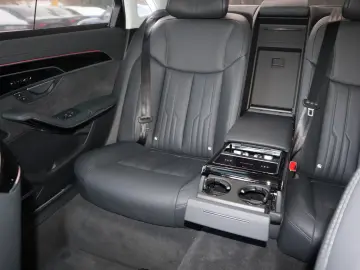 AUDI A8L 60 TFSIe lang DIG.MATRIX NACHT ALLRADLENKUNG