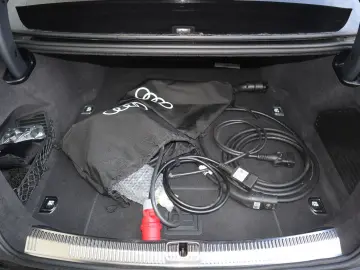 AUDI A8L 60 TFSIe lang DIG.MATRIX NACHT ALLRADLENKUNG