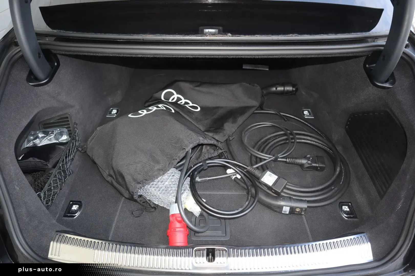 AUDI A8L 60 TFSIe lang DIG.MATRIX NACHT ALLRADLENKUNG