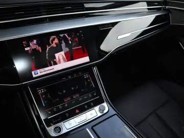 AUDI A8L 60 TFSIe lang DIG.MATRIX NACHT ALLRADLENKUNG