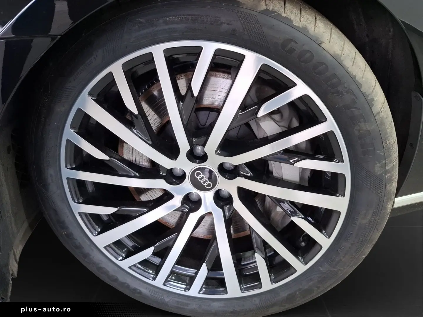 AUDI A8 Lang 60 TFSIe Q NP151 PANO LM20 4xMASSAGE B&O