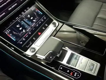 AUDI A8 Lang 60 TFSIe Q NP151 PANO LM20 4xMASSAGE B&O