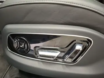 AUDI A8 Lang 60 TFSIe Q NP151 PANO LM20 4xMASSAGE B&O