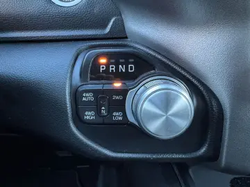 DODGE RAM 1500 5.7 V8 4X4 Aut. Off Road   LPG Prins