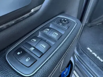 DODGE RAM 1500 5.7 V8 4X4 Aut. Off Road   LPG Prins