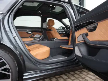 AUDI A8L 60TFSIe lang UNIKAT RUHESITZ VOLL UPE189.125
