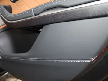 AUDI A8L 60TFSIe lang UNIKAT RUHESITZ VOLL UPE189.125