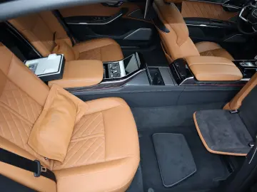 AUDI A8L 60TFSIe lang UNIKAT RUHESITZ VOLL UPE189.125