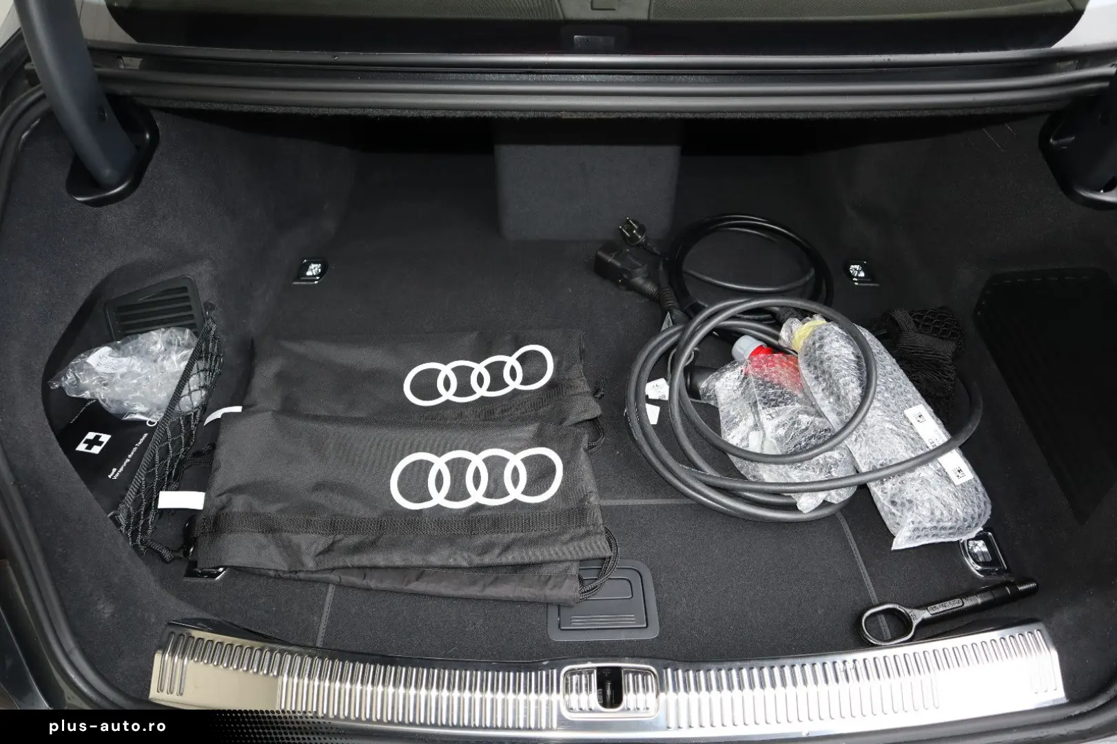 AUDI A8L 60TFSIe lang UNIKAT RUHESITZ VOLL UPE189.125