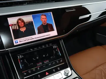 AUDI A8L 60TFSIe lang UNIKAT RUHESITZ VOLL UPE189.125