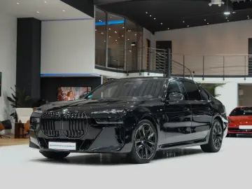 BMW 740 d xD M Sport B W-DIAMOND SKY-LOUNGE FOND-ENT