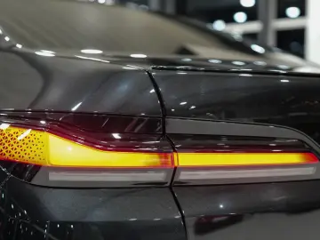 BMW 740 d xD M Sport B W-DIAMOND SKY-LOUNGE FOND-ENT