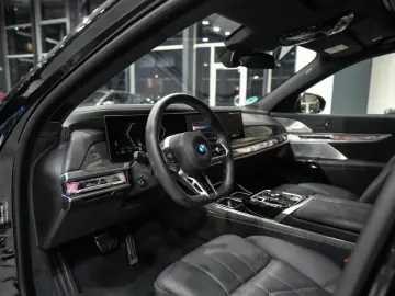 BMW 740 d xD M Sport B W-DIAMOND SKY-LOUNGE FOND-ENT