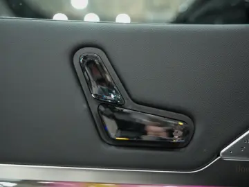 BMW 740 d xD M Sport B W-DIAMOND SKY-LOUNGE FOND-ENT