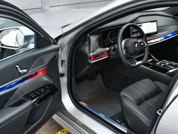 BMW 740d xDrive Pure Excellence Mild Hybrid Sportaut