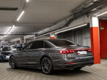 AUDI A8 55 TFSI quattro HeadUp Pano B&O
