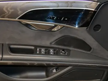 AUDI A8 55 TFSI quattro HeadUp Pano B&O