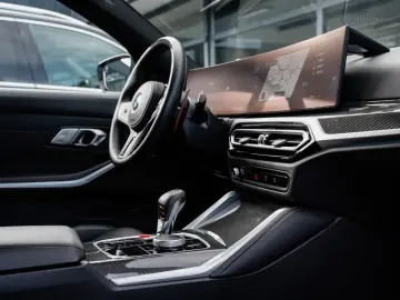 BMW M3 Comp xDrive Carbon-MDrivers-Laser-ACC-HuD-H&K