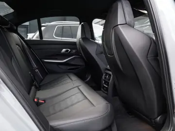 BMW M3 Comp xDrive Carbon-MDrivers-Laser-ACC-HuD-H&K