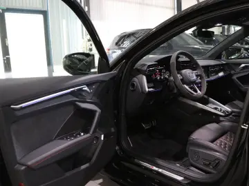 AUDI RS3 SPORTBACK 2.5 TFSI Q RS-DESIGN BLACK