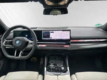 BMW 550e xDrive M Sport AHK Pano Head-Up