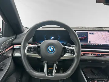BMW 550e xDrive M Sport AHK Pano Head-Up