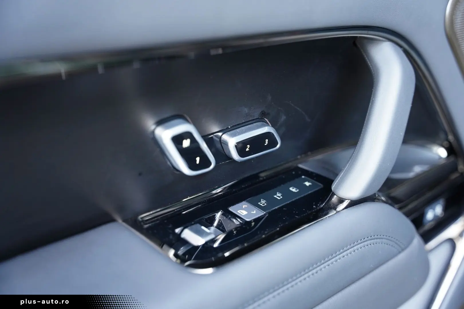 LAND ROVER Range Rover 4.4 P615 SV Bespoke Interior