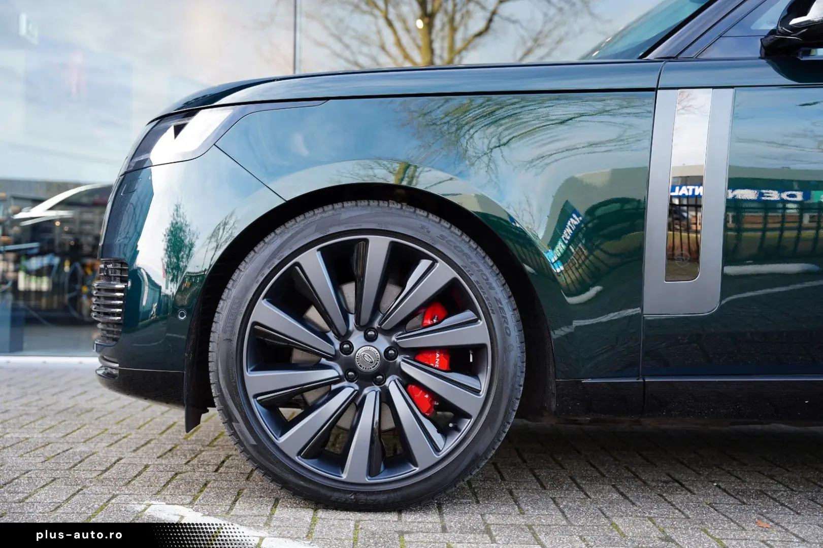 LAND ROVER Range Rover 4.4 P615 SV Bespoke Interior