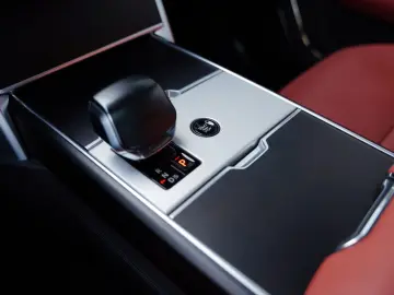 LAND ROVER Range Rover 4.4 P615 SV Bespoke Interior