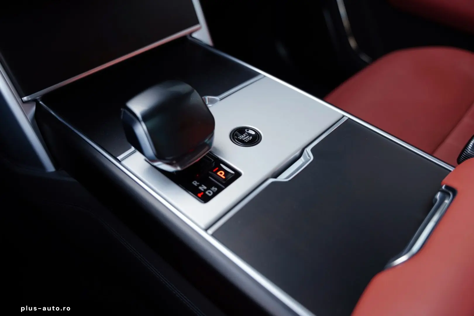 LAND ROVER Range Rover 4.4 P615 SV Bespoke Interior