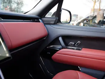 LAND ROVER Range Rover 4.4 P615 SV Bespoke Interior