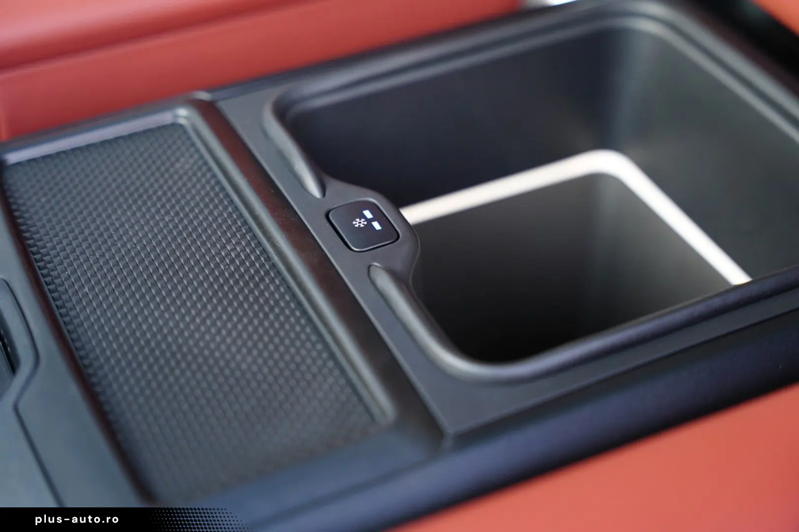 LAND ROVER Range Rover 4.4 P615 SV Bespoke Interior