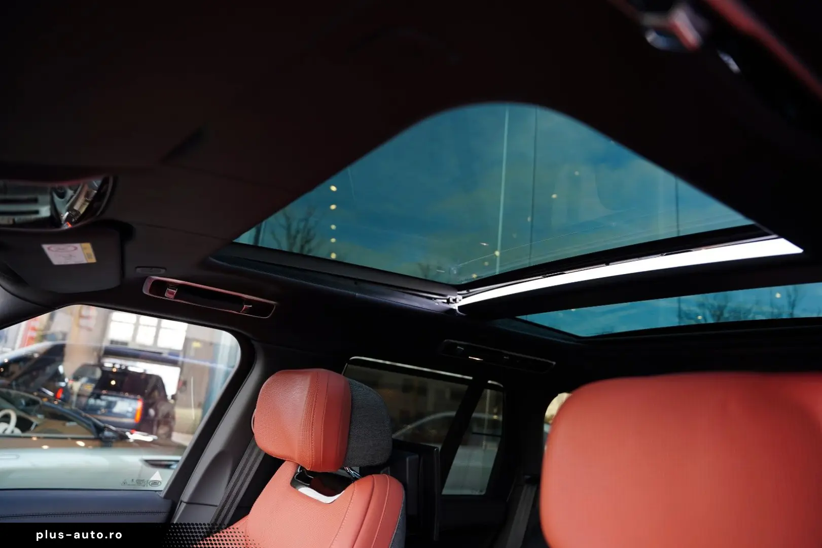 LAND ROVER Range Rover 4.4 P615 SV Bespoke Interior