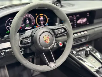 PORSCHE 992.2 911 Carrera GTS T-Hybrid Cabriolet BOSE