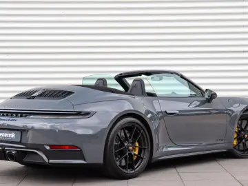 PORSCHE 911 992.2 Carrera 4 GTS Cabriolet PCCB Burmester