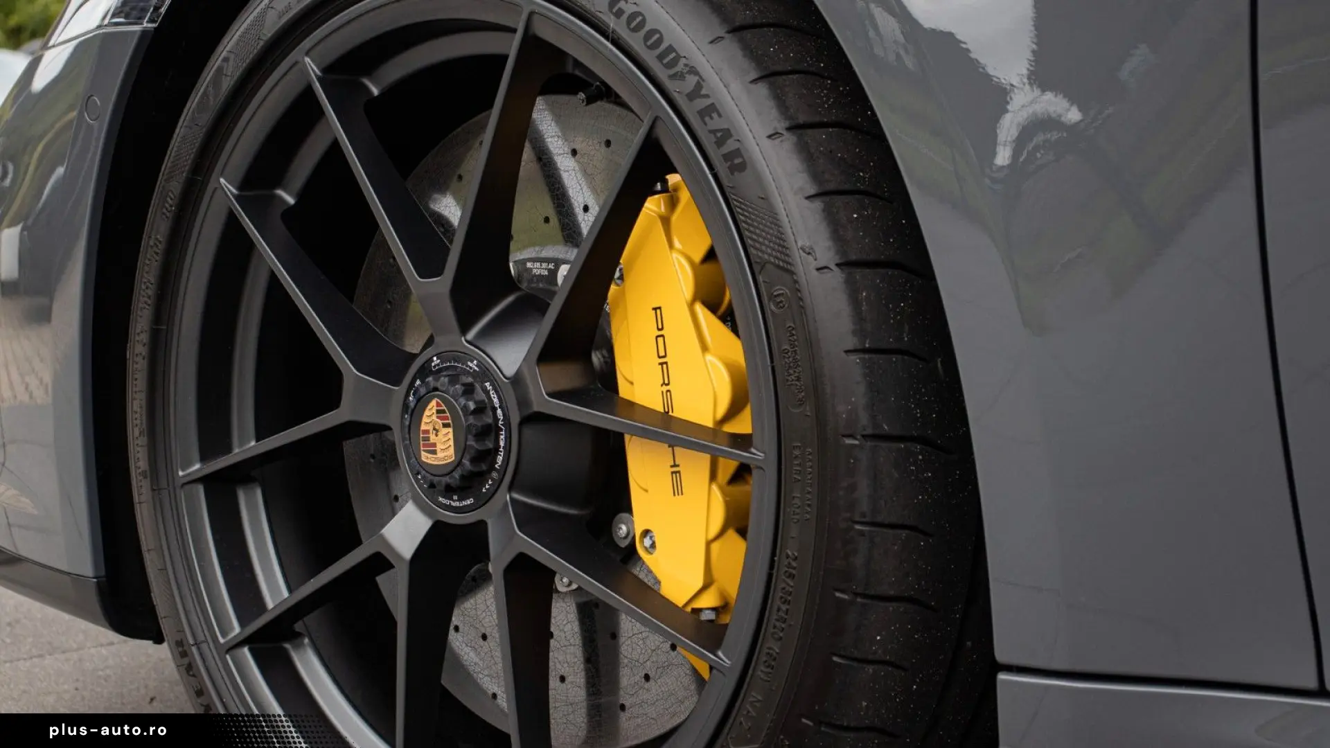 PORSCHE 911 992.2 Carrera 4 GTS Cabriolet PCCB Burmester