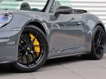PORSCHE 911 992.2 Carrera 4 GTS Cabriolet PCCB Burmester