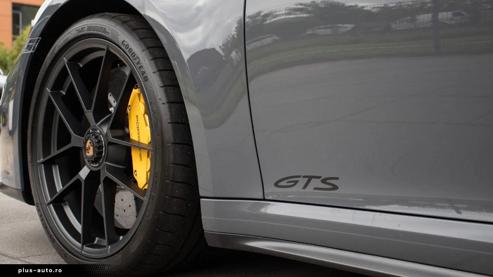 PORSCHE 911 992.2 Carrera 4 GTS Cabriolet PCCB Burmester