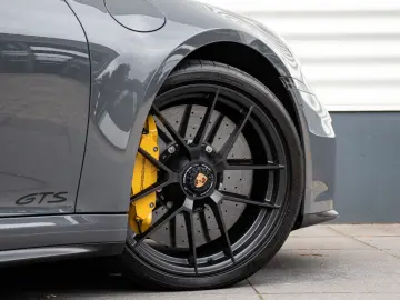 PORSCHE 911 992.2 Carrera 4 GTS Cabriolet PCCB Burmester