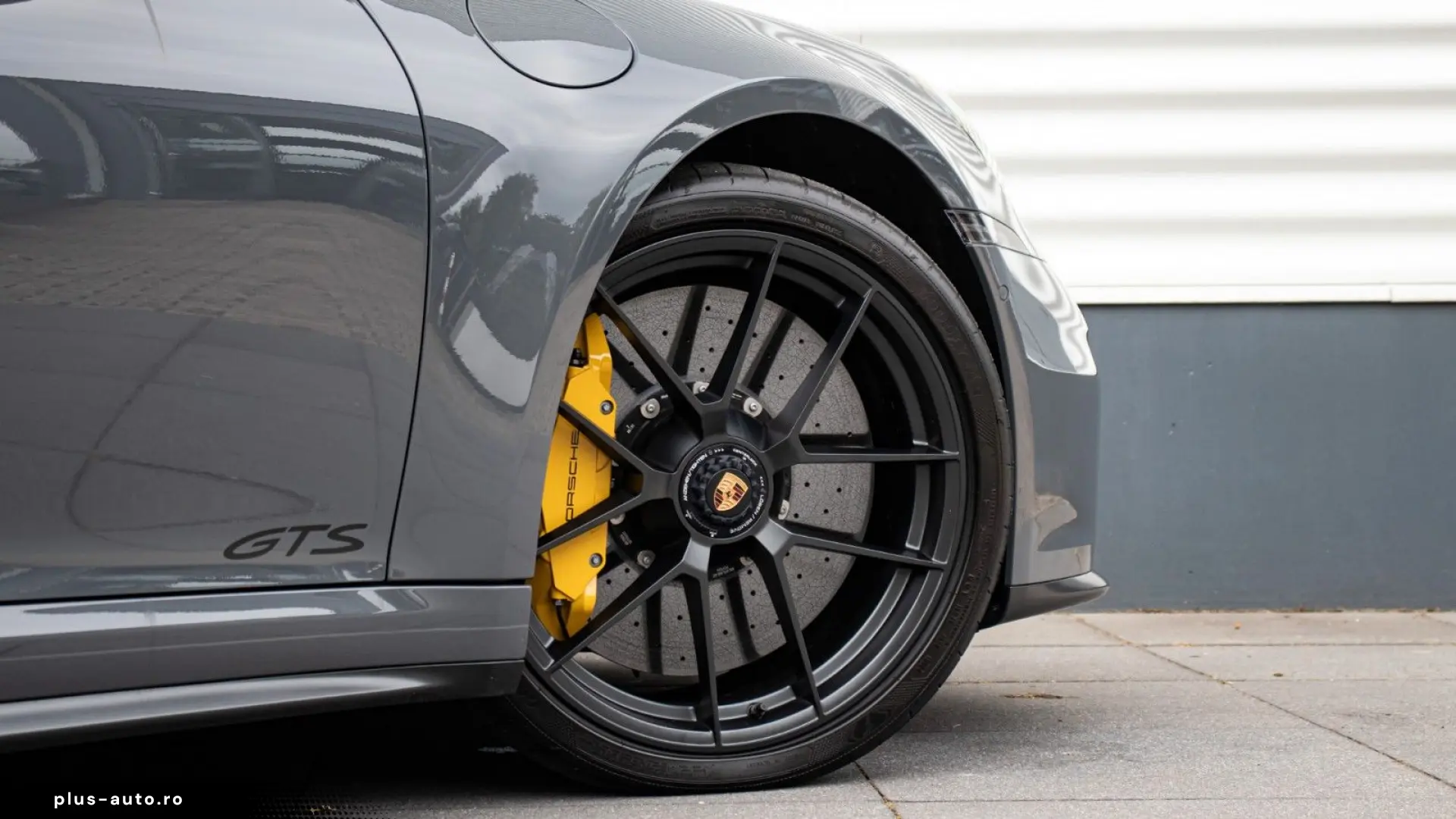 PORSCHE 911 992.2 Carrera 4 GTS Cabriolet PCCB Burmester