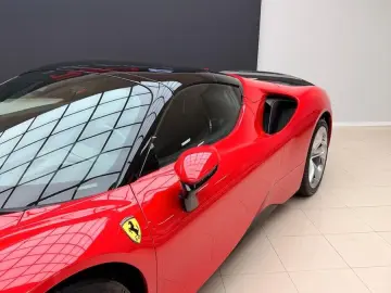 FERRARI SF90 Spider  Assetto Fiorano Voll