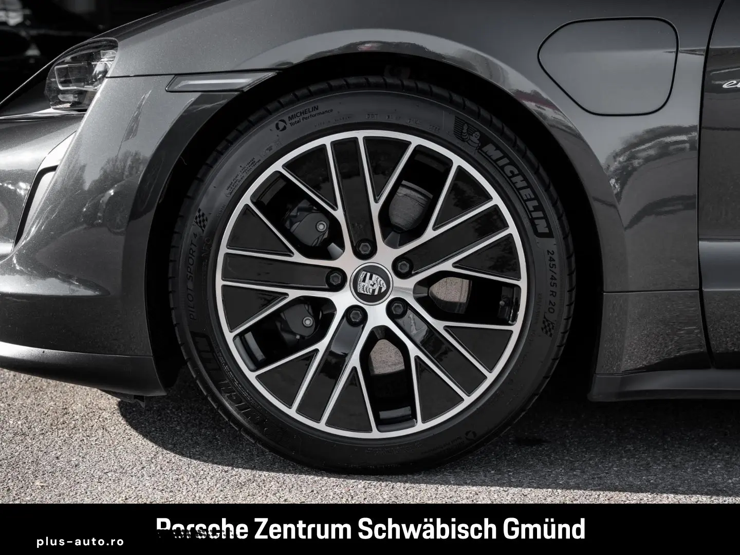 PORSCHE Taycan Surround-View Luftfederung Panoramadach