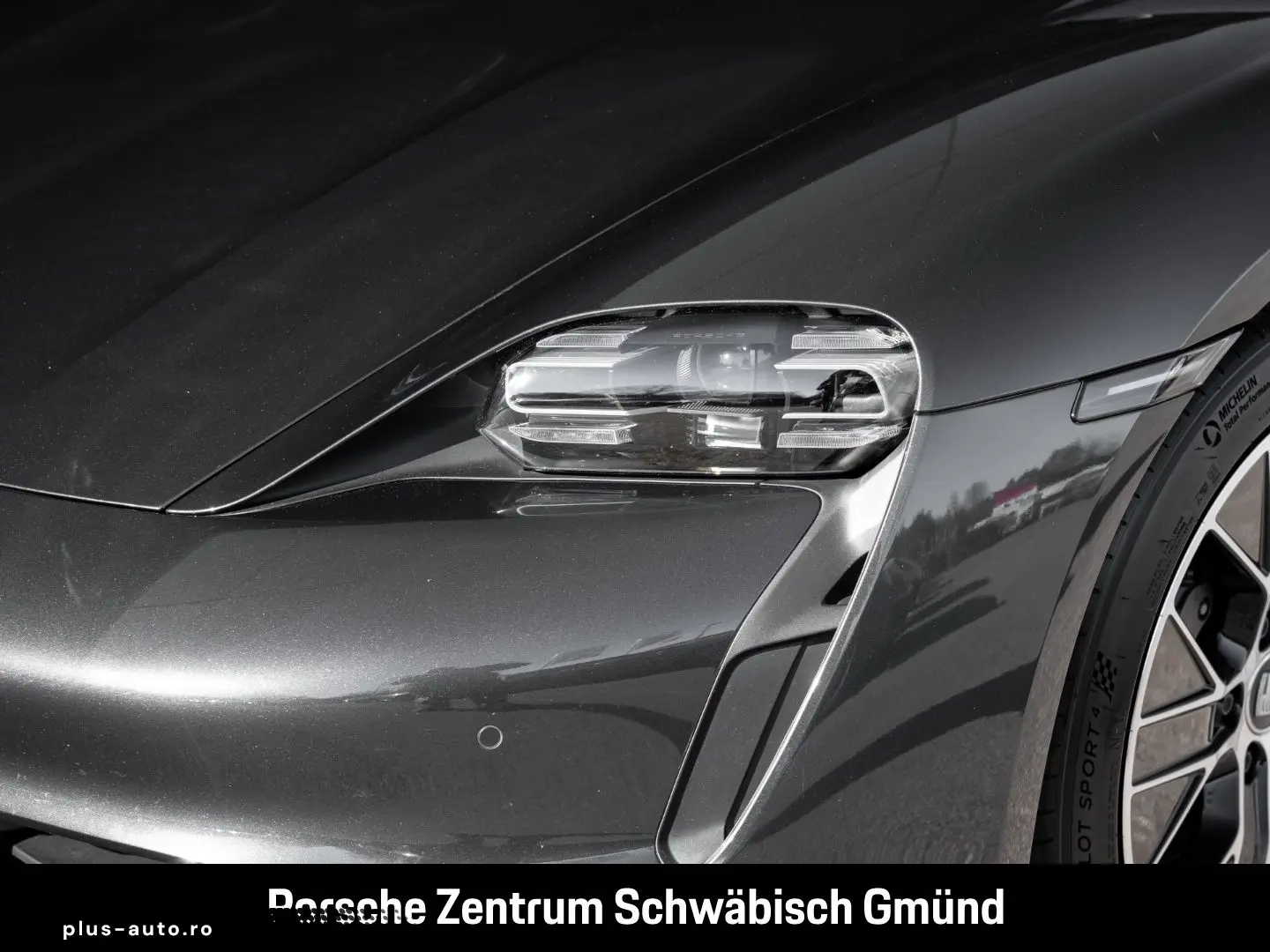 PORSCHE Taycan Surround-View Luftfederung Panoramadach