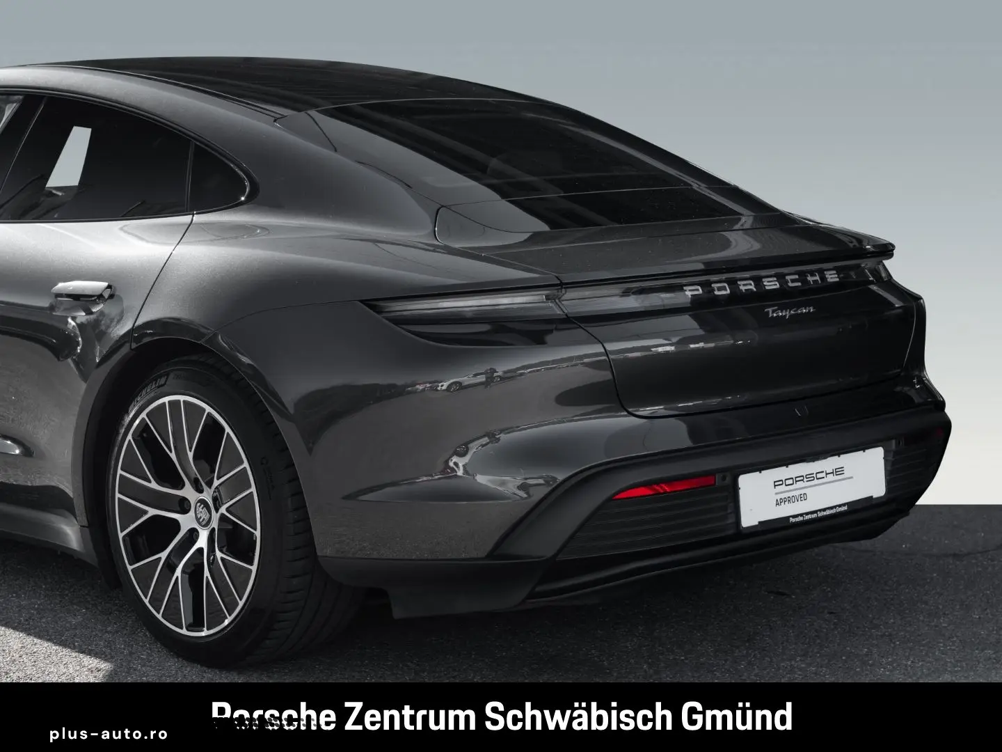 PORSCHE Taycan Surround-View Luftfederung Panoramadach