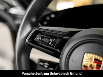 PORSCHE Taycan Surround-View Luftfederung Panoramadach